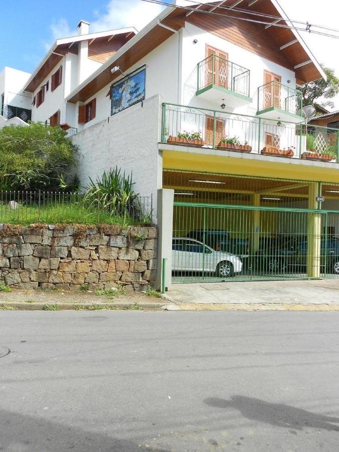 Pousada Monte Suico Campos do Jordão Екстериор снимка